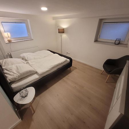 Zimmer Im Souterrain Mit Eigenem Bad Celle Eksteriør billede