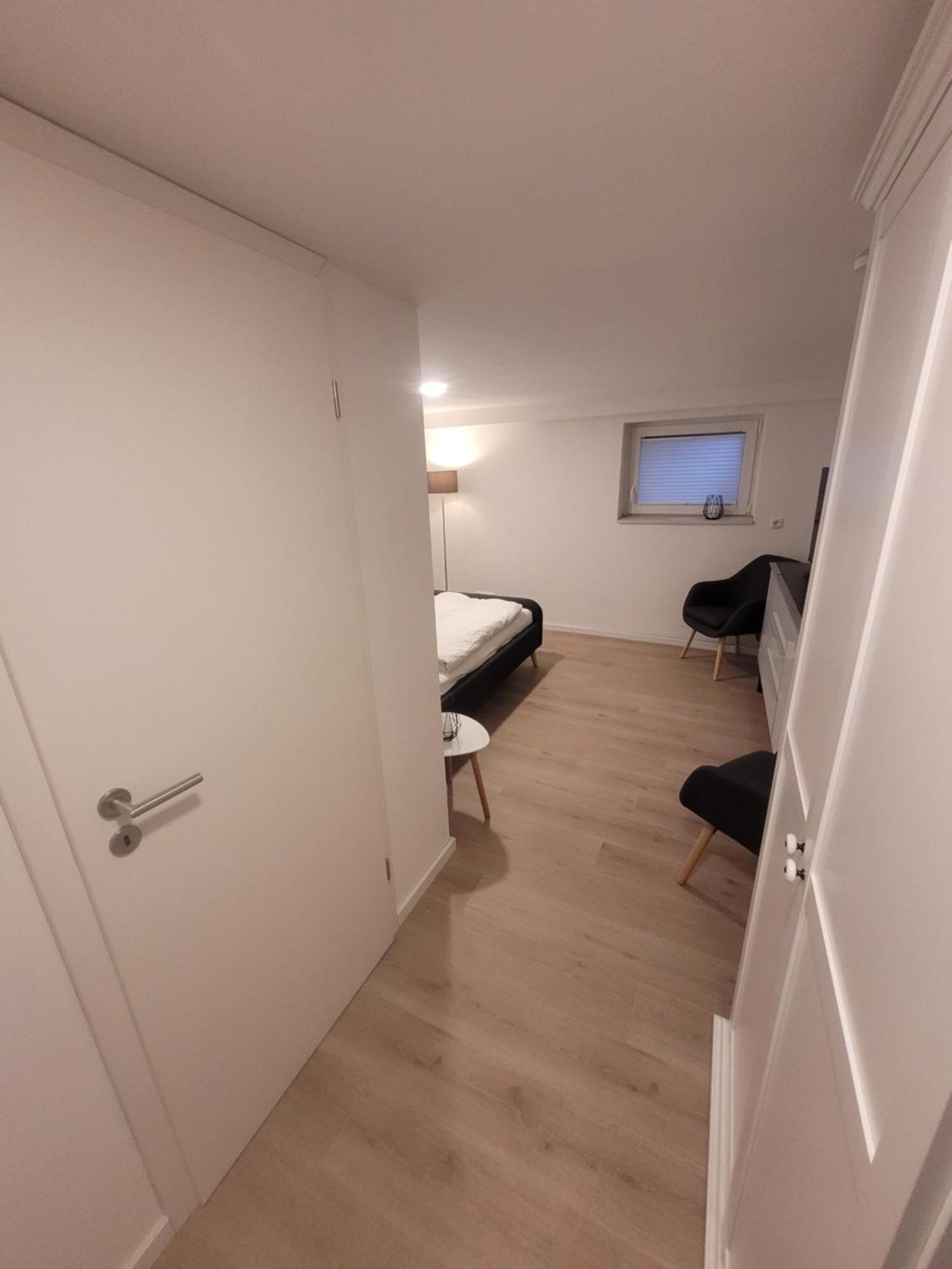 Zimmer Im Souterrain Mit Eigenem Bad Celle Eksteriør billede